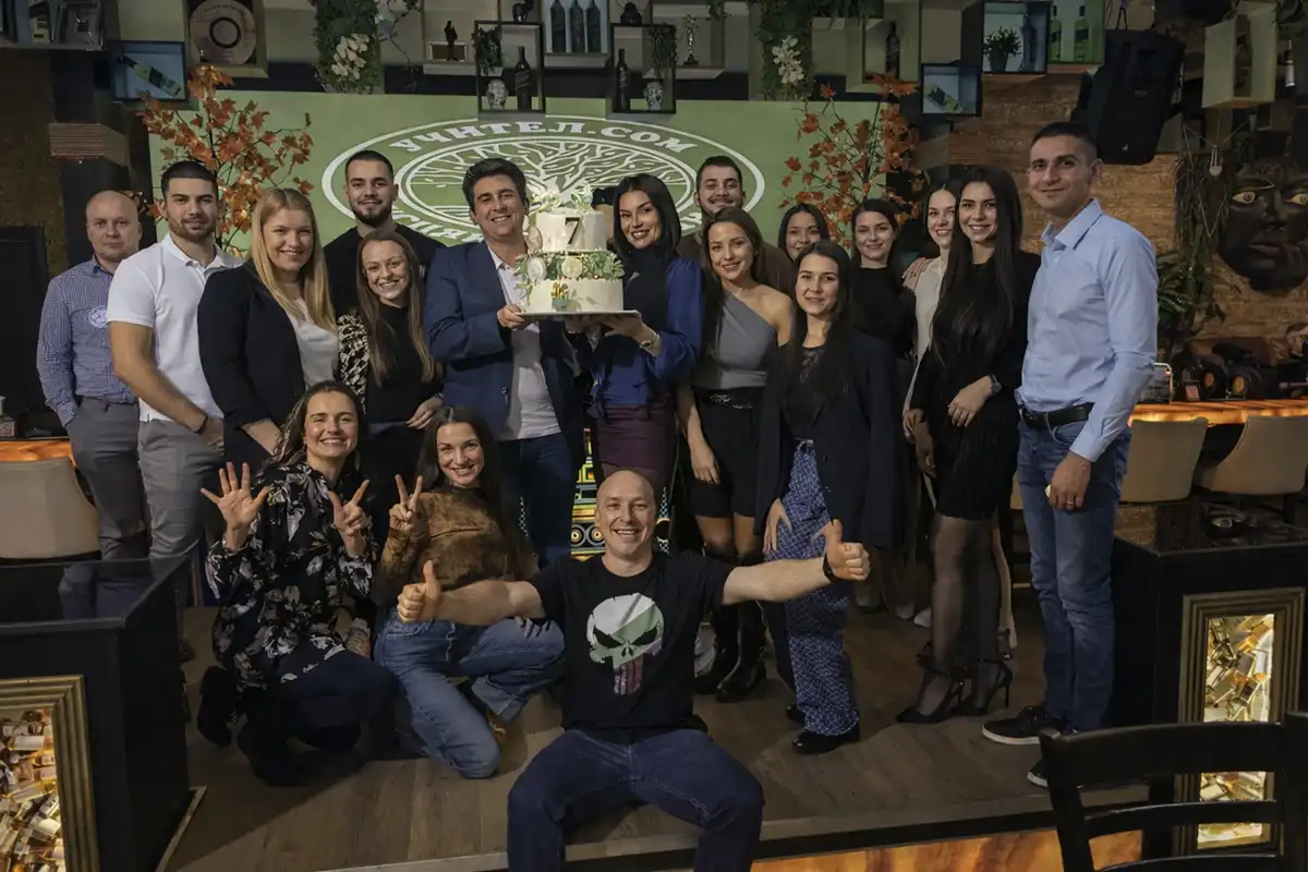 7 години Учител.com